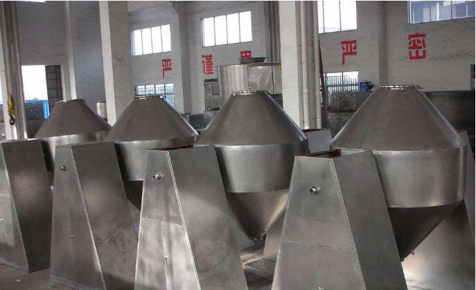 双锥回转真空干燥机固体混合物作业